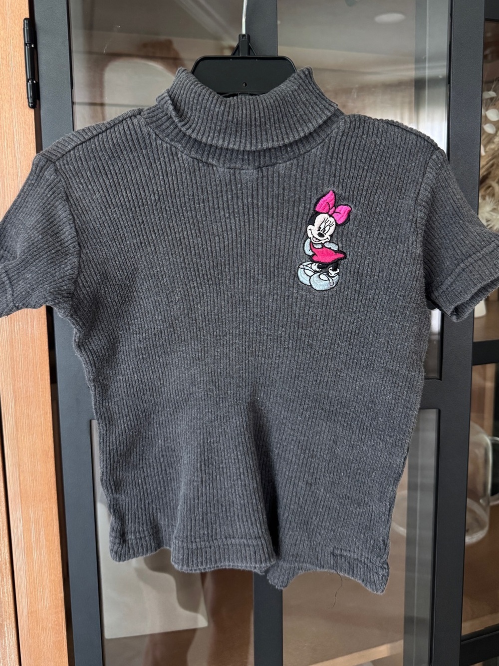 Vintage 1999 Disney Store Minnie Mouse embroidered turtleneck sweater tee ribbed